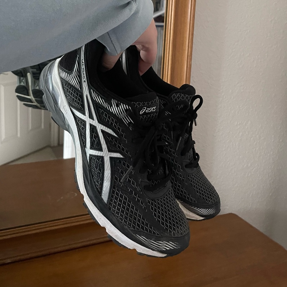 Asics Black and White Running Tennis athletic shoes